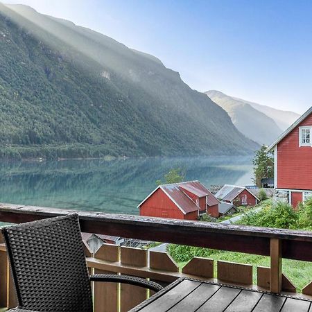 Cabin Alongside The Beautiful Fjaerlandsfjord Eksteriør billede